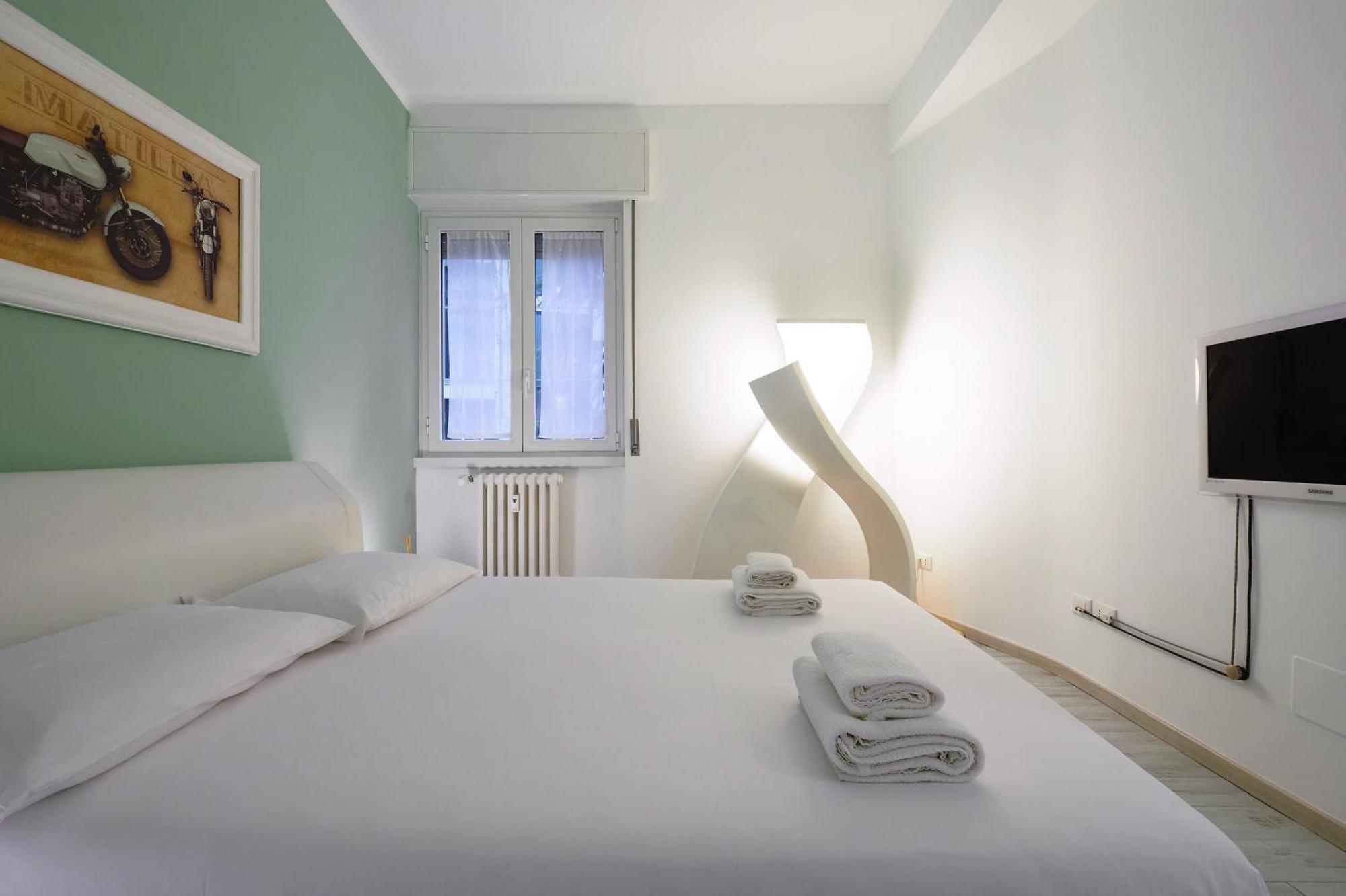 Mila Lux Lodi Apartment Milan Bagian luar foto